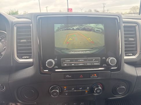 Used 2024 Nissan Frontier SV w/ Technology Package RWD image 18