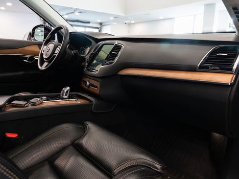 Used 2019 Volvo XC90 T8 Inscription w/ Advanced Package image 10