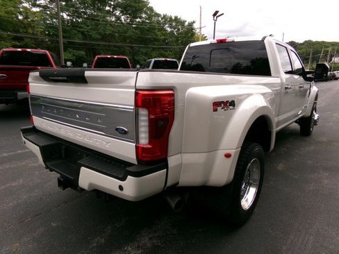 Used 2017 Ford F450 Platinum w/ Platinum Ultimate Package AWD/4WD image 9