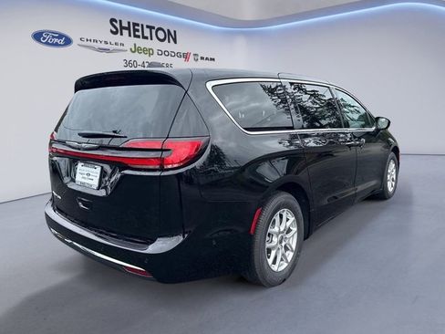 New 2025 Chrysler Pacifica Select w/ Uconnect Theater Family Group image 5