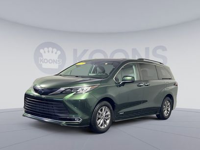 Used 2021 Toyota Sienna XLE