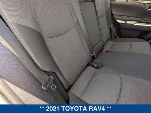 Used 2021 Toyota RAV4 XLE AWD/4WD image 20