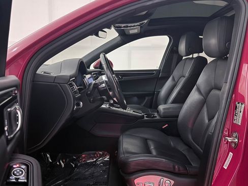 Used 2020 Porsche Macan AWD/4WD image 18