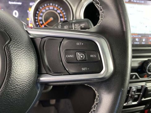 Used 2022 Jeep Wrangler Unlimited Sahara AWD/4WD image 15
