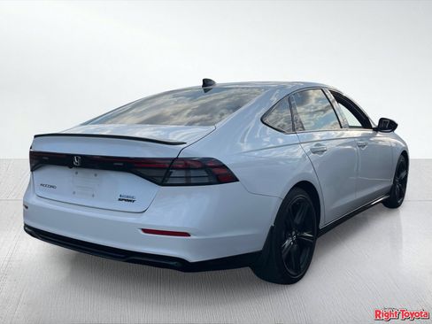 Used 2025 Honda Accord Sport image 4