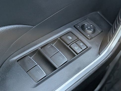 Used 2022 Toyota RAV4 XLE image 13