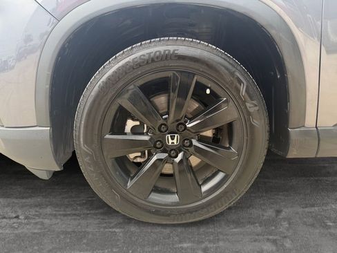 Used 2025 Honda Pilot Black Edition image 9