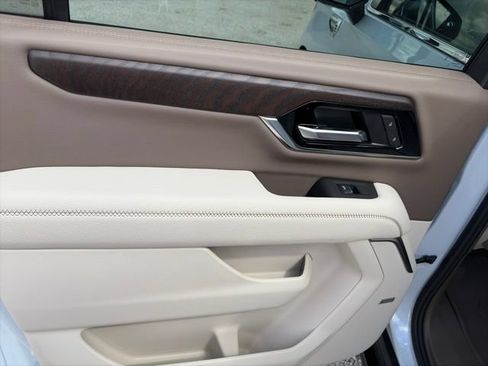 New 2026 GMC Yukon XL Denali w/ Denali Reserve Package AWD/4WD image 12