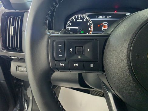 Used 2025 Nissan Pathfinder SV AWD/4WD image 15