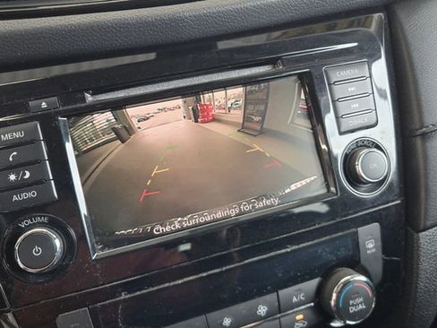 Used 2019 Nissan Rogue SV AWD/4WD image 27