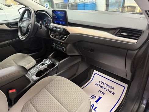Used 2022 Ford Escape SE w/ Cold Weather Package image 29