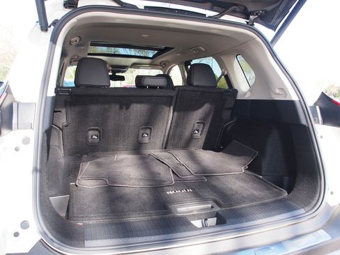 Used 2023 Nissan Rogue SL w/ SL Premium Package image 15