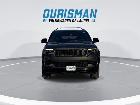 Used 2023 Jeep Wagoneer 4WD w/ Premium Group I image 3