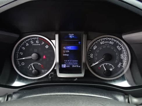 Certified 2022 Toyota Tacoma SR5 AWD/4WD image 25