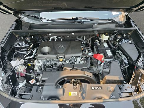 Used 2020 Toyota RAV4 LE AWD/4WD image 35