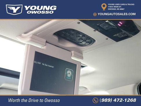 Used 2020 Chevrolet Suburban LT AWD/4WD image 31