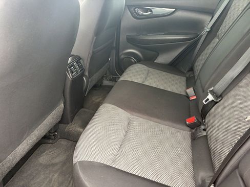 Certified 2021 Nissan Rogue Sport SV FWD image 18
