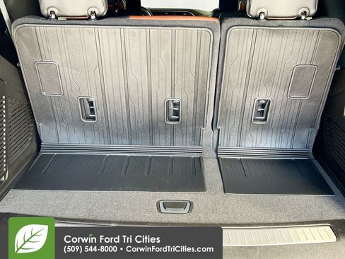 Used 2024 GMC Yukon Denali Ultimate AWD/4WD image 15