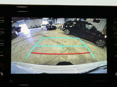 Used 2021 Toyota Highlander L AWD/4WD image 39