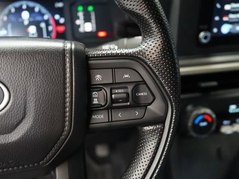 Used 2025 Toyota Tacoma SR5 AWD/4WD image 19