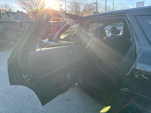 Used 2022 Dodge Durango R/T w/ Blacktop Package image 29