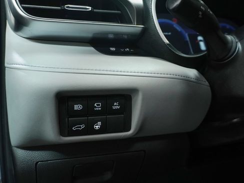 Used 2023 Toyota Highlander Limited AWD/4WD image 27
