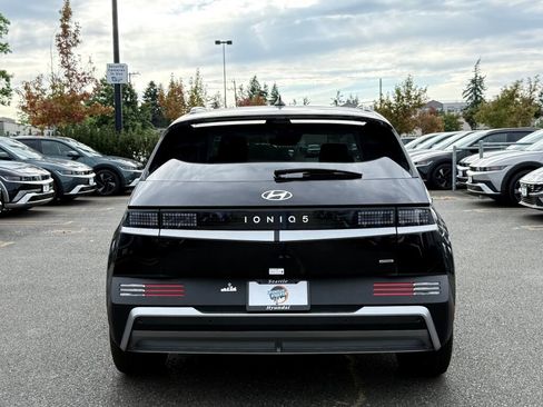 New 2025 Hyundai Ioniq 5 SEL image 6