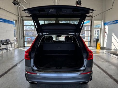 Used 2018 Volvo XC60 T6 Inscription w/ Convenience Package image 11