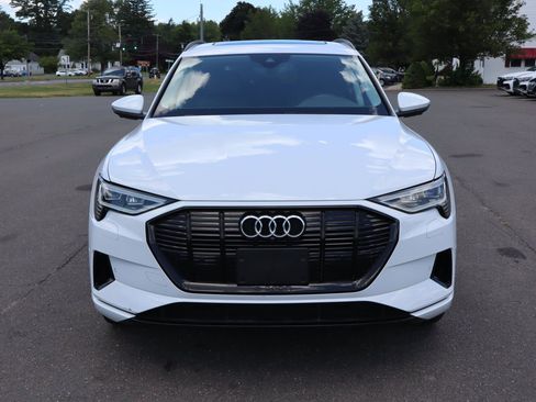 Used 2021 Audi e-tron Premium Plus w/ Premium Plus Package AWD/4WD image 2