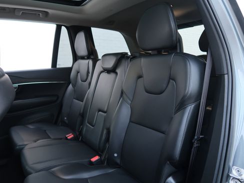 Used 2020 Volvo XC90 T5 Momentum image 33