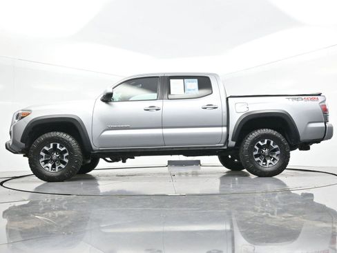 Used 2022 Toyota Tacoma TRD Off-Road w/ Technology Package AWD/4WD image 46