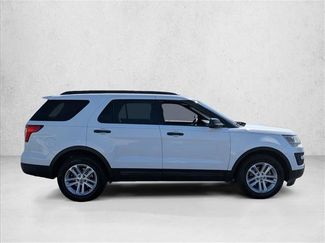 Used 2017 Ford Explorer FWD video 4