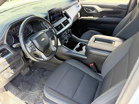 Used 2021 Chevrolet Suburban LS RWD image 18