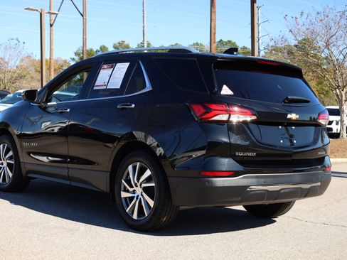 Used 2023 Chevrolet Equinox Premier image 3