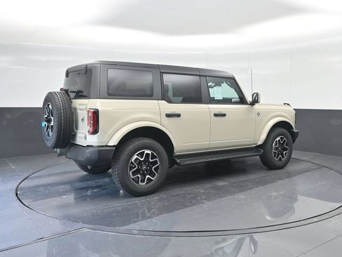 New 2026 Ford Bronco Outer Banks AWD/4WD image 15