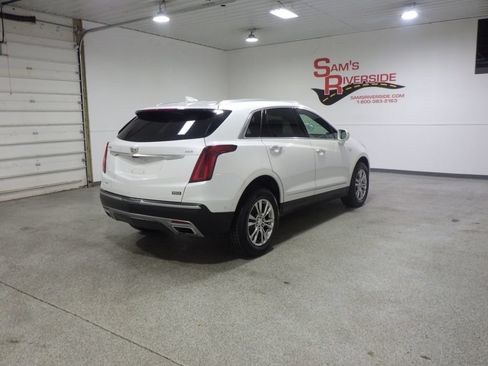 Used 2020 Cadillac XT5 Premium Luxury AWD/4WD image 4