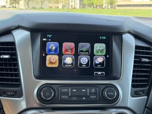 Used 2018 Chevrolet Suburban LT w/ LT Signature Package AWD/4WD image 11
