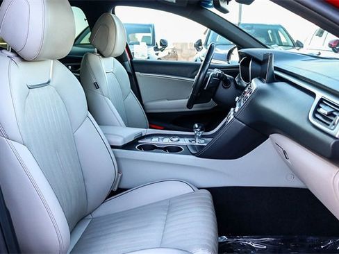 Used 2022 Genesis G70 2.0T w/ Prestige Package image 18