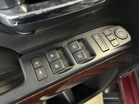 Used 2015 GMC Sierra 2500 SLT w/ Duramax Plus Package image 23