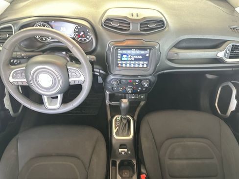 Used 2021 Jeep Renegade Latitude FWD image 16