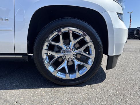 Used 2017 Chevrolet Suburban Premier image 9