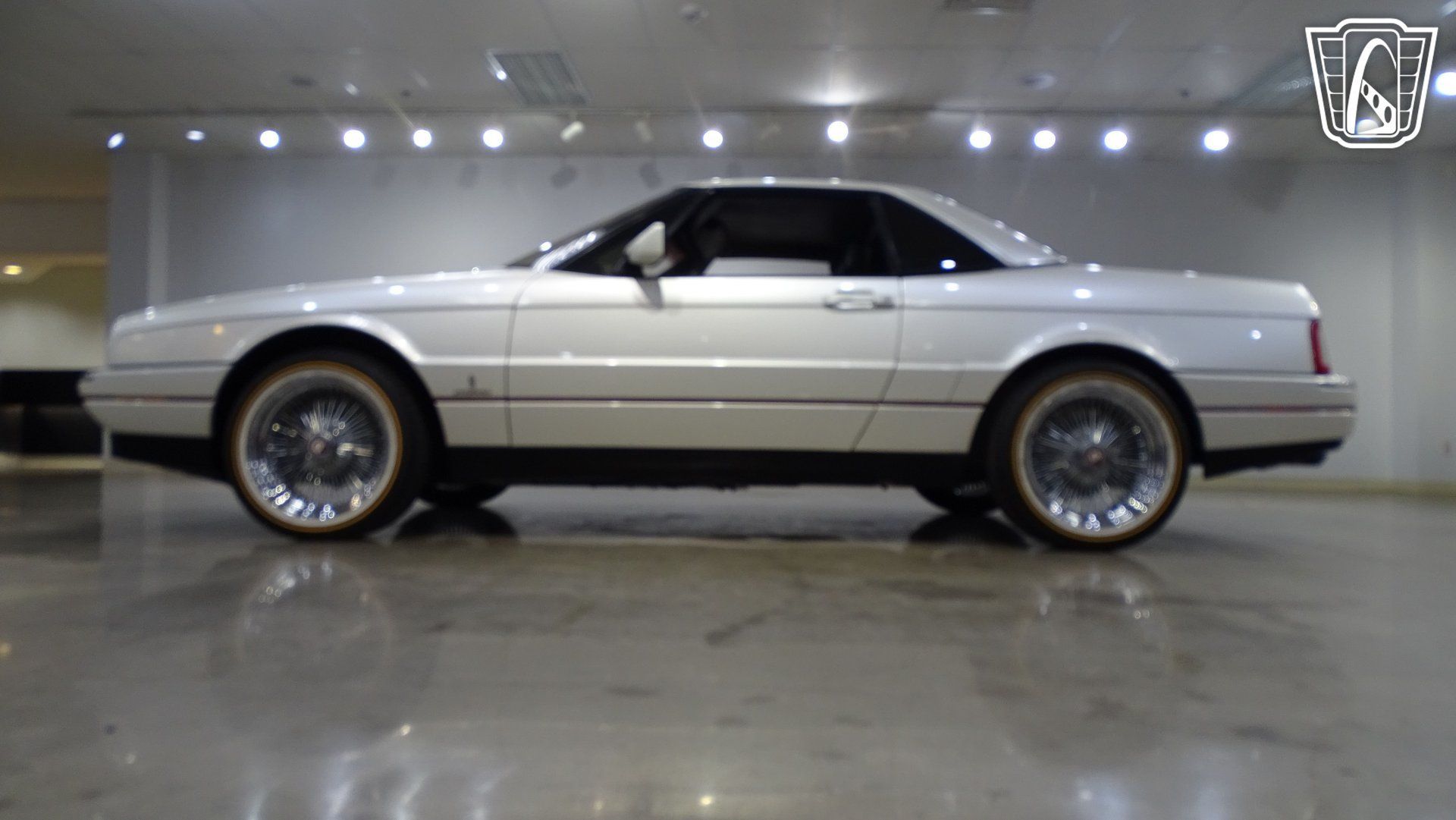 Used 1991 Cadillac Allante FWD image 7