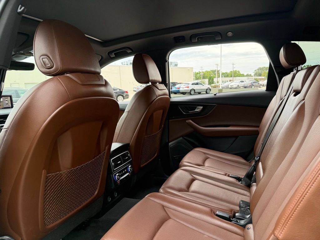 Used 2019 Audi Q7 3.0T Premium Plus AWD/4WD image 32