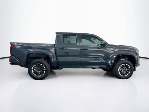 Used 2025 Toyota Tacoma TRD Sport AWD/4WD image 10