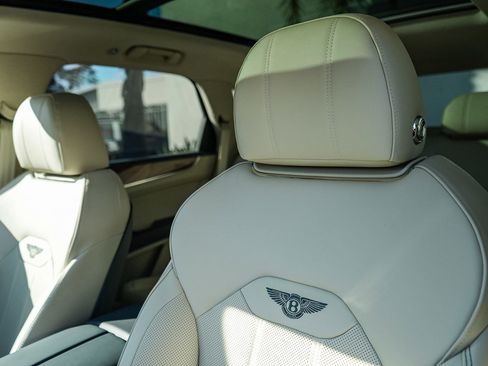 New 2026 Bentley Bentayga AWD/4WD image 28