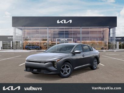New 2025 Kia K4 LXS