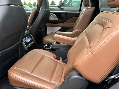 Used 2023 Lincoln Aviator Reserve w/ Equipment Group 201A image 14