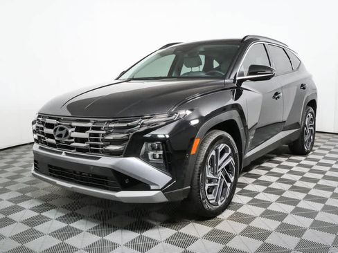 Used 2025 Hyundai Tucson Limited AWD/4WD image 32