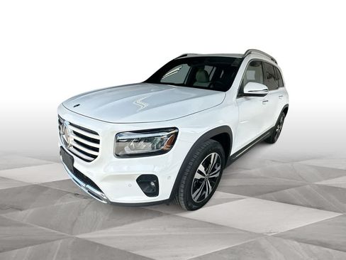 Used 2025 Mercedes-Benz GLB 250 image 4