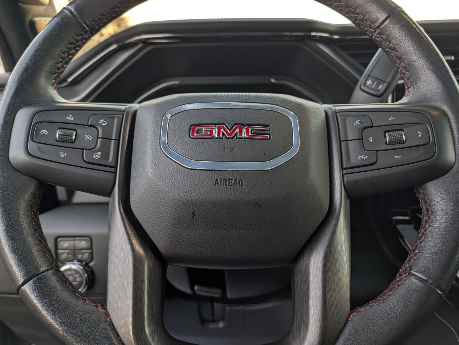 Used 2024 GMC Sierra 2500 AT4X AWD/4WD image 40